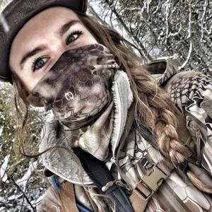 Meet your Posher, Enrya